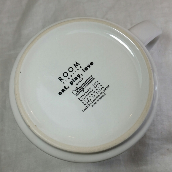 Signature Housewares EAT PLAY LOVE Dog MUG 20 oz Cup - Picture 7 of 10